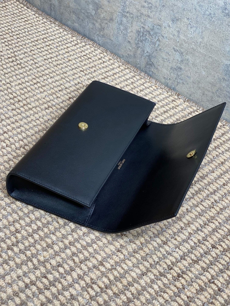 Y51 clutch bags